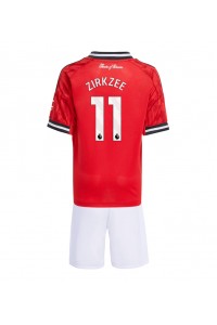 Manchester United Joshua Zirkzee #11 Jalkapallovaatteet Lasten Kotipeliasu 2025-26 Lyhythihainen (+ Lyhyet housut)